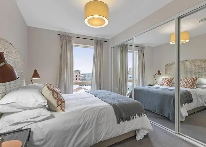 Belfast City Centre, Sleeps 6
