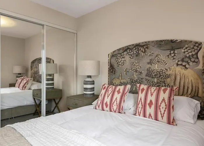 Belfast City Centre, Sleeps 6